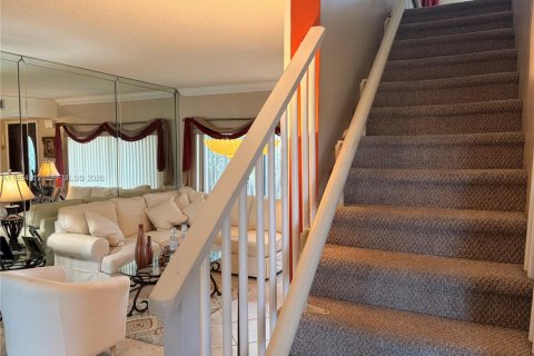 Apartment in Miami, Florida 1 bedroom, 146.6 sq.m. № 2026329 - photo 11