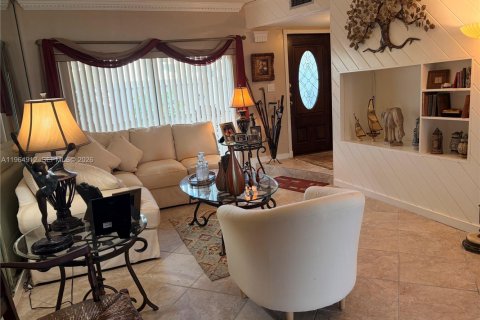 Apartment in Miami, Florida 1 bedroom, 146.6 sq.m. № 2026329 - photo 12