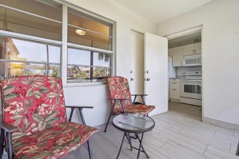 Condominio en venta en Hallandale Beach, Florida, 1 dormitorio, 74.32 m2 № 2057681 - foto 18