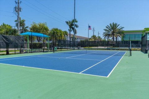 Condominio en venta en Hallandale Beach, Florida, 1 dormitorio, 74.32 m2 № 2057681 - foto 30