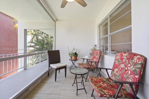 Condominio en venta en Hallandale Beach, Florida, 1 dormitorio, 74.32 m2 № 2057681 - foto 19