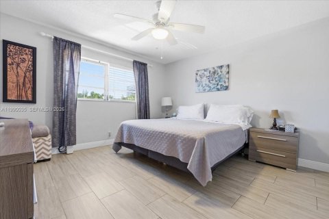 Condominio en venta en Hallandale Beach, Florida, 1 dormitorio, 74.32 m2 № 2057681 - foto 14