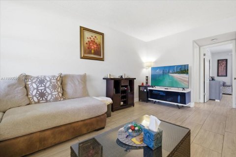 Condominio en venta en Hallandale Beach, Florida, 1 dormitorio, 74.32 m2 № 2057681 - foto 5