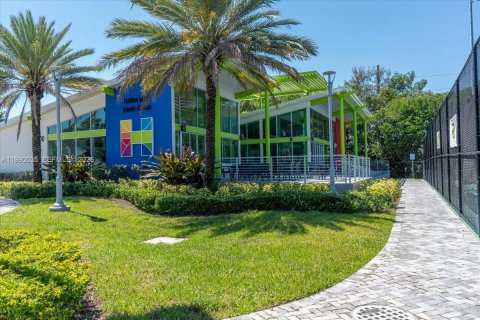 Condominio en venta en Hallandale Beach, Florida, 1 dormitorio, 74.32 m2 № 2057681 - foto 29