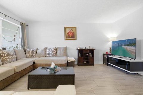 Condominio en venta en Hallandale Beach, Florida, 1 dormitorio, 74.32 m2 № 2057681 - foto 8
