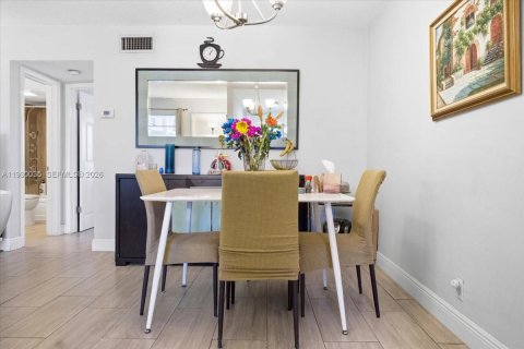 Condominio en venta en Hallandale Beach, Florida, 1 dormitorio, 74.32 m2 № 2057681 - foto 3