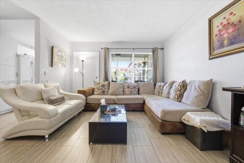 Condominio en venta en Hallandale Beach, Florida, 1 dormitorio, 74.32 m2 № 2057681 - foto 7