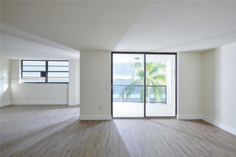 Condominio en venta en Miami Beach, Florida, 2 dormitorios, 160.07 m2 № 1772474 - foto 8