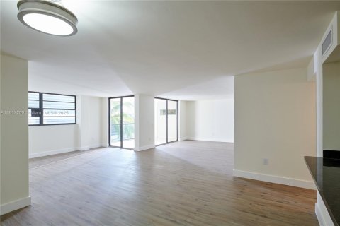 Condominio en venta en Miami Beach, Florida, 2 dormitorios, 160.07 m2 № 1772474 - foto 5