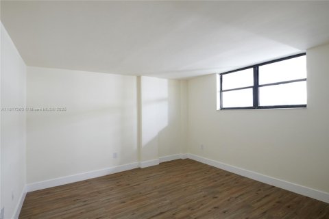 Condominio en venta en Miami Beach, Florida, 2 dormitorios, 160.07 m2 № 1772474 - foto 13