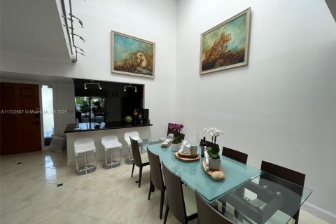 Townhouse in Aventura, Florida 3 bedrooms, 188.78 sq.m. № 1473214 - photo 8