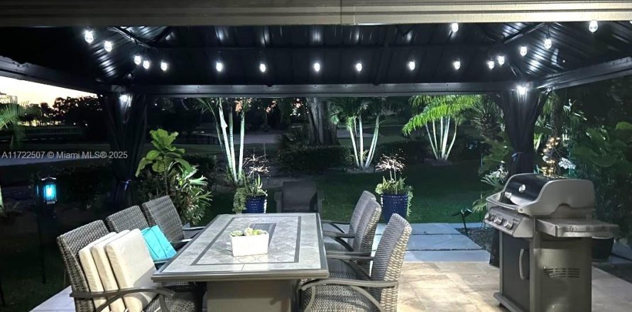 Townhouse in Aventura, Florida 3 bedrooms, 188.78 sq.m. № 1473214