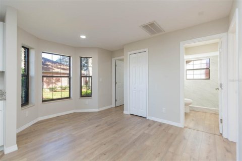 House in Zephyrhills, Florida 3 bedrooms, 209.96 sq.m. № 2100405 - photo 16
