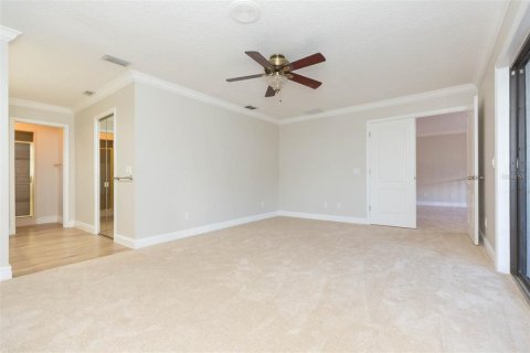 House in Zephyrhills, Florida 3 bedrooms, 209.96 sq.m. № 2100405 - photo 28