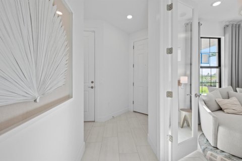 House in Naples, Florida 2 bedrooms, 130.53 sq.m. № 2182491 - photo 17