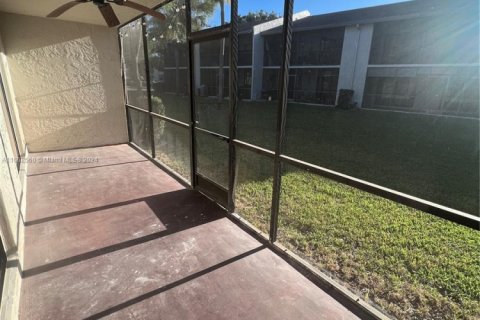 Copropriété à vendre à Deerfield Beach, Floride: 2 chambres, 85.1 m2 № 1942882 - photo 12