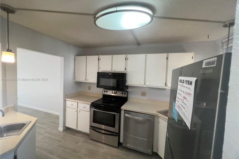 Copropriété à vendre à Deerfield Beach, Floride: 2 chambres, 85.1 m2 № 1942882 - photo 6