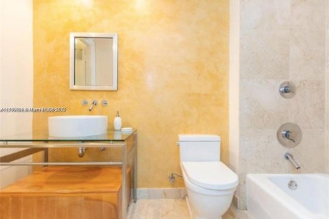 Copropriété à louer à Miami Beach, Floride: 2 chambres, 157.93 m2 № 1745940 - photo 12