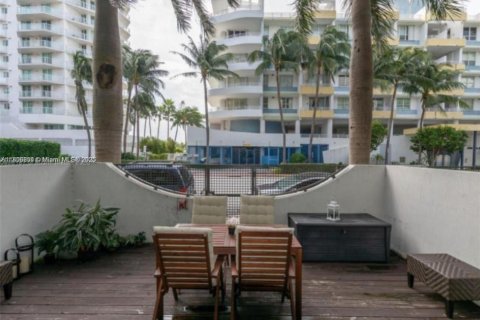 Copropriété à louer à Miami Beach, Floride: 2 chambres, 157.93 m2 № 1745940 - photo 15