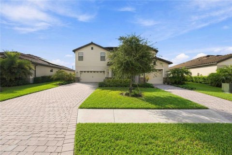 Casa en venta en Bradenton, Florida, 5 dormitorios, 309.92 m2 № 2387738 - foto 2