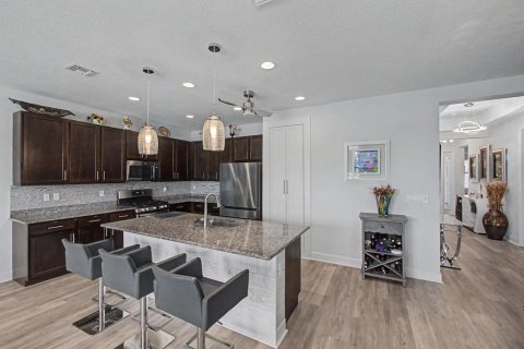 House in Port St. Lucie, Florida 2 bedrooms, 159.42 sq.m. № 2085257 - photo 7