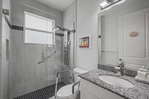 House in Port St. Lucie, Florida 2 bedrooms, 159.42 sq.m. № 2085257 - photo 17
