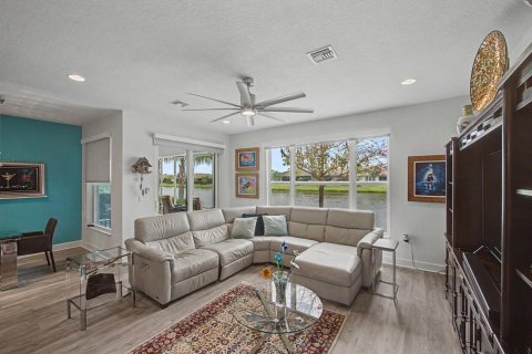 House in Port St. Lucie, Florida 2 bedrooms, 159.42 sq.m. № 2085257 - photo 12