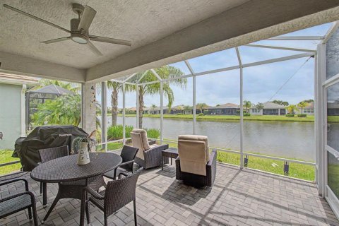 House in Port St. Lucie, Florida 2 bedrooms, 159.42 sq.m. № 2085257 - photo 18