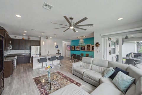 House in Port St. Lucie, Florida 2 bedrooms, 159.42 sq.m. № 2085257 - photo 11