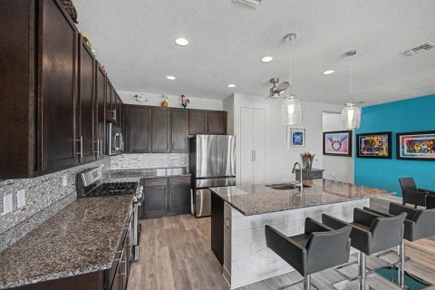House in Port St. Lucie, Florida 2 bedrooms, 159.42 sq.m. № 2085257 - photo 8