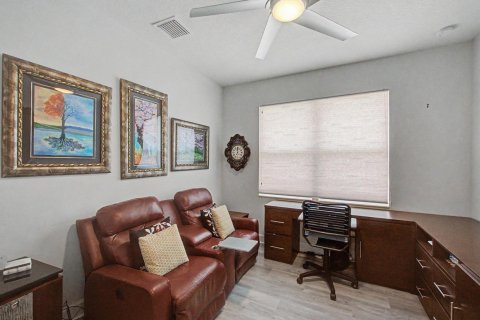 House in Port St. Lucie, Florida 2 bedrooms, 159.42 sq.m. № 2085257 - photo 13