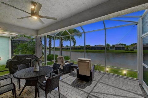 House in Port St. Lucie, Florida 2 bedrooms, 159.42 sq.m. № 2085257 - photo 20