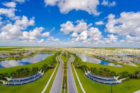 House in Port St. Lucie, Florida 2 bedrooms, 159.42 sq.m. № 2085257 - photo 24