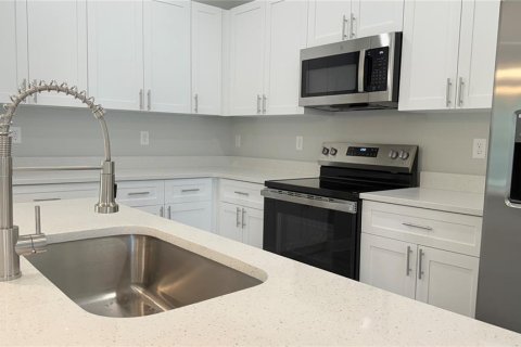 House in Ocala, Florida 4 bedrooms, 155.98 sq.m. № 1855954 - photo 6