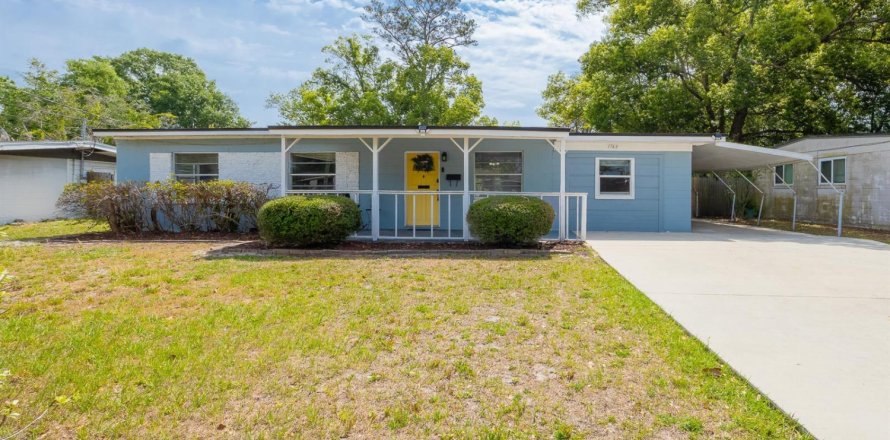 House in Jacksonville, Florida 4 bedrooms, 156.91 sq.m. № 2253884