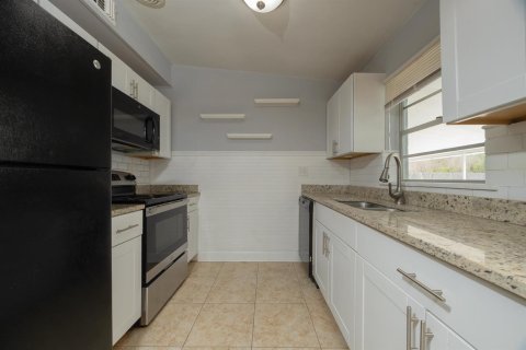 House in Jacksonville, Florida 4 bedrooms, 156.91 sq.m. № 2253884 - photo 15