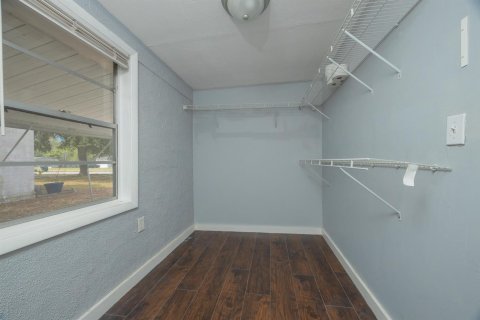 House in Jacksonville, Florida 4 bedrooms, 156.91 sq.m. № 2253884 - photo 29
