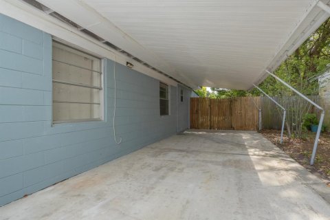 House in Jacksonville, Florida 4 bedrooms, 156.91 sq.m. № 2253884 - photo 9