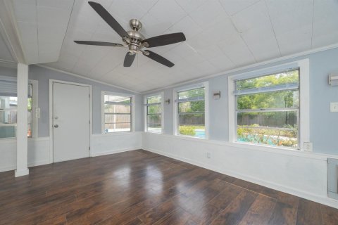 House in Jacksonville, Florida 4 bedrooms, 156.91 sq.m. № 2253884 - photo 21
