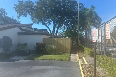 House in Clearwater, Florida 2 bedrooms, 88.26 sq.m. № 1659622 - photo 26