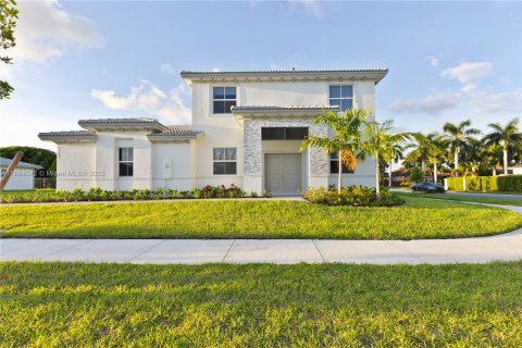 Купить виллу или дом в Майами, Флорида 5 спален, № 2034448 - фото 7