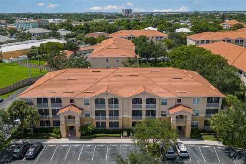 Condo in Fort Myers, Florida, 2 bedrooms  № 1810428 - photo 16