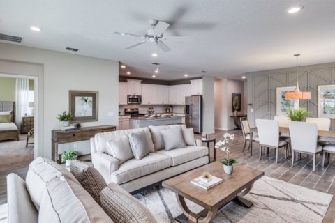 House in FREEDOM CROSSINGS PRESERVE

 in Ocala, Florida 4 bedrooms, 188 sq.m. № 67940 - photo 1