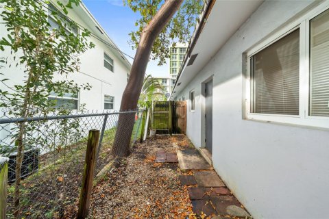 Villa ou maison à louer à Fort Lauderdale, Floride: 2 chambres, 74.32 m2 № 2010931 - photo 12
