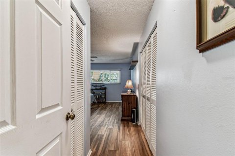 Condo in Clearwater, Florida, 2 bedrooms  № 1904252 - photo 19