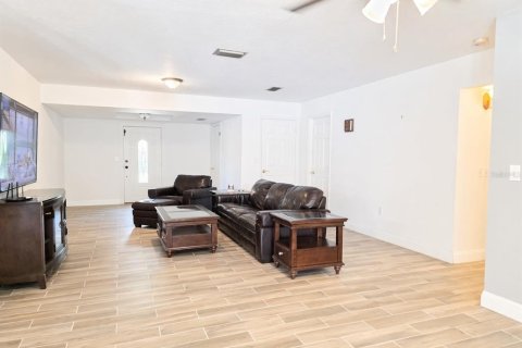 Villa ou maison à vendre à Riverview, Floride: 4 chambres, 304.16 m2 № 2347311 - photo 8