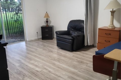 Propiedad comercial en venta en Sunrise, Florida № 2089925 - foto 6