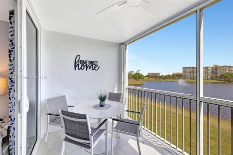 Condo in Pompano Beach, Florida, 2 bedrooms  № 1860288 - photo 8