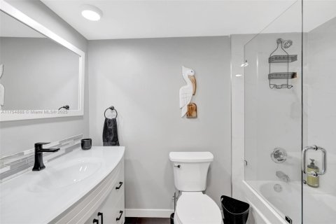 Condo in Pompano Beach, Florida, 2 bedrooms  № 1860288 - photo 20