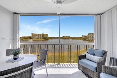 Condo in Pompano Beach, Florida, 2 bedrooms  № 1860288 - photo 7